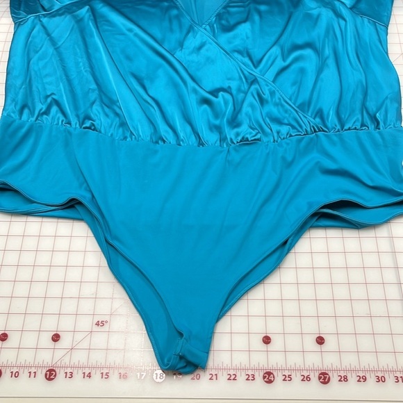 SERGIO HUDSON X TARGET Satin Turquoise Long SLV Surplice Front Bodysuit  SZ 4X - Picture 10 of 16